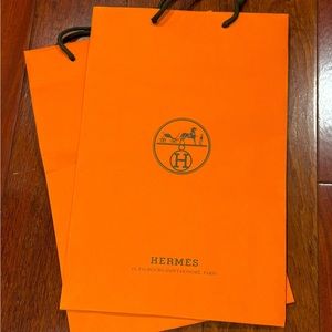 Hermes paper bag medium size 11”W c 17”L